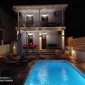 villa-athina-1st-floor.hotelschalkidiki.net/